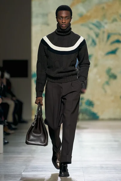 Look 11